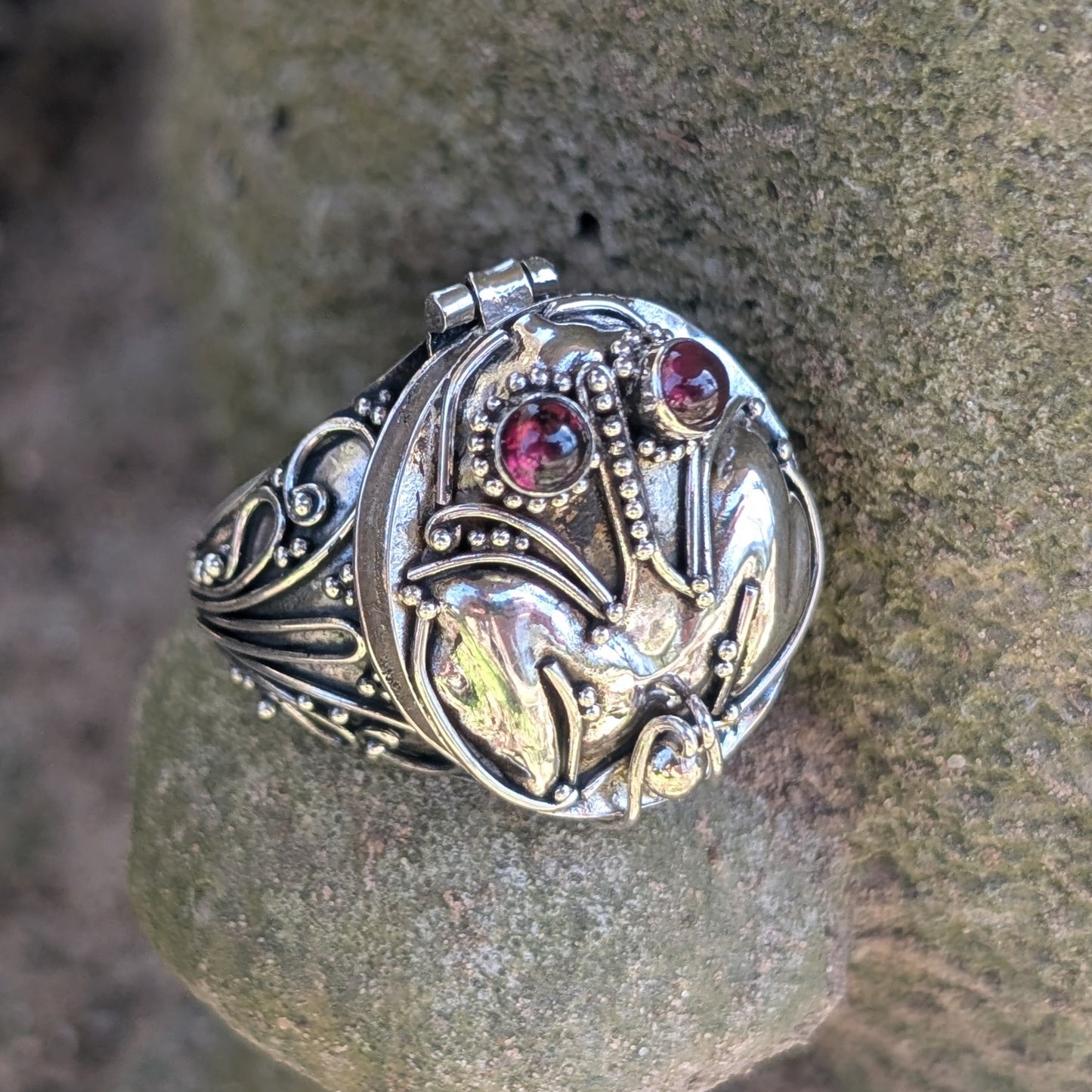 Swamp Seer - Bali Frog Poison Ring in Sterling Silver