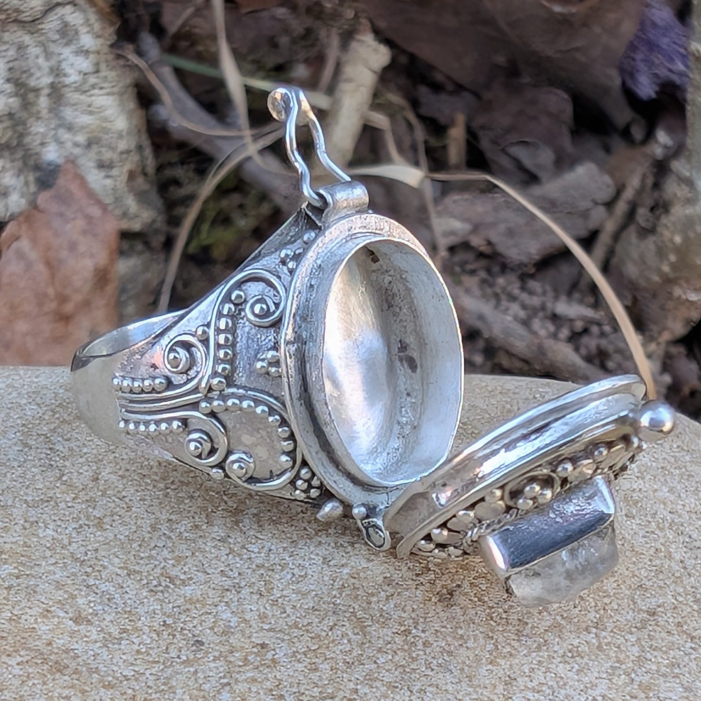 Gemstone Poison Ring in Sterling Silver - Secret Keeper
