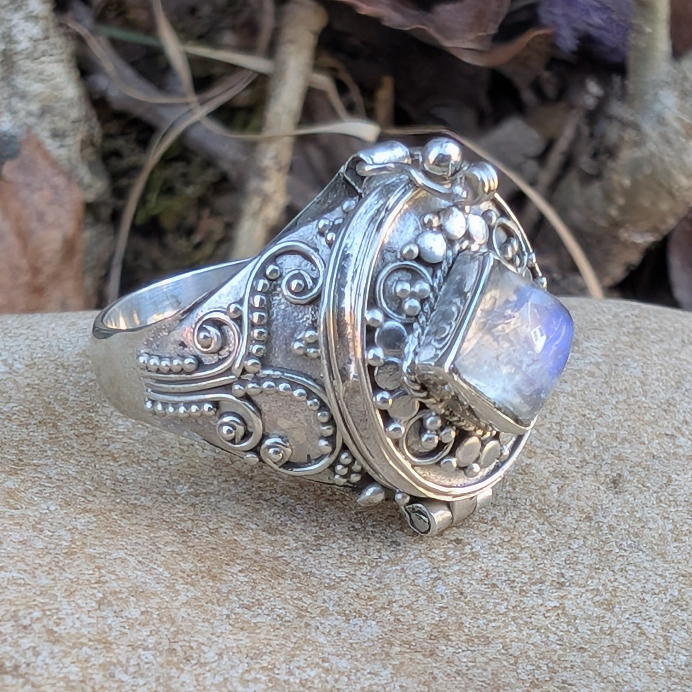 Gemstone Poison Ring in Sterling Silver - Secret Keeper – Silver