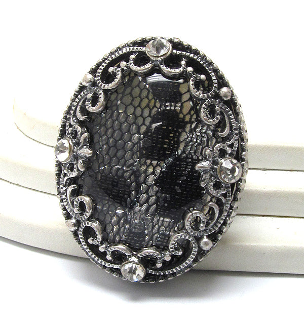 Ripped Apart Fishnets - Huge Steampunk Vintage Style Stretch Ring - Silver Insanity